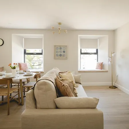 The Old Schoolhouse - Castle View * Donegal Town