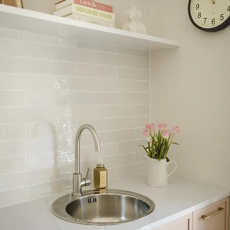 The Old Schoolhouse - Castle View Donegal Town