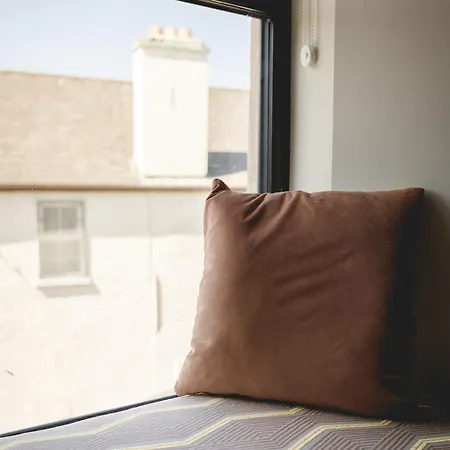 The Old Schoolhouse - Castle View * Donegal Town