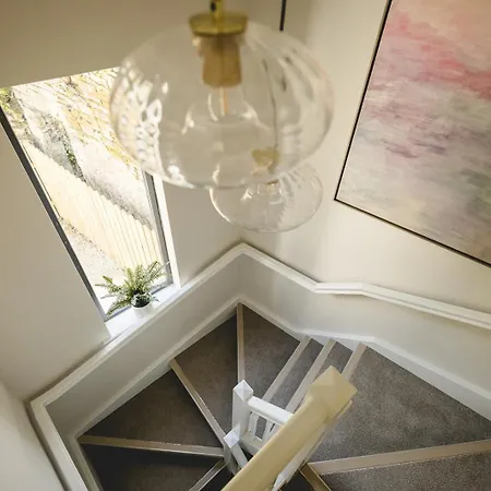 The Old Schoolhouse - Castle View Apartment *