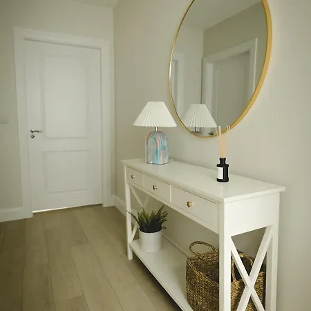 The Old Schoolhouse - Castle View Apartment *