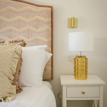 The Old Schoolhouse - Castle View *