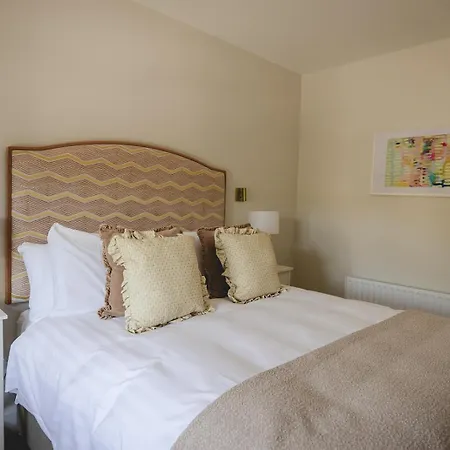 The Old Schoolhouse - Castle View *