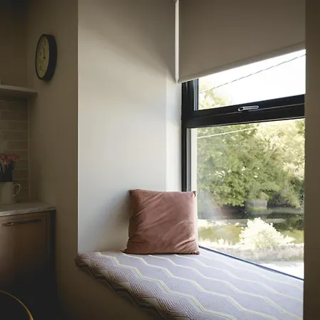 The Old Schoolhouse - Castle View Apartman *