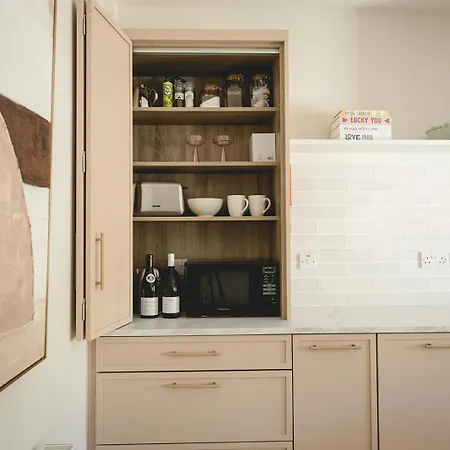 The Old Schoolhouse - Castle View Apartman *