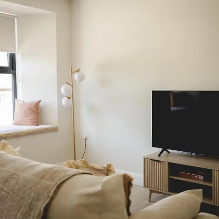 The Old Schoolhouse - Castle View *