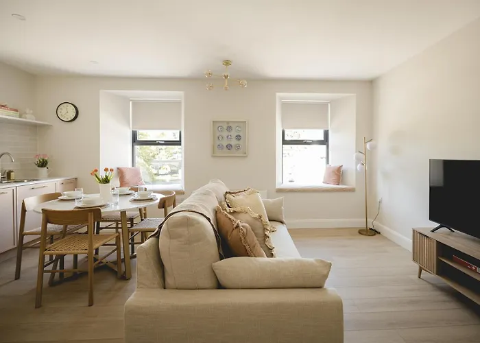 The Old Schoolhouse - Castle View * Donegal Town