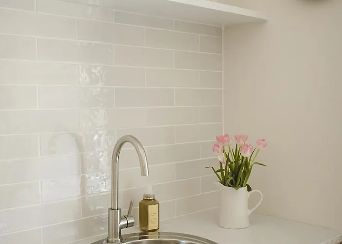 The Old Schoolhouse - Castle View Donegal Town