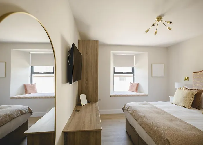 The Old Schoolhouse - Castle View Donegal Town