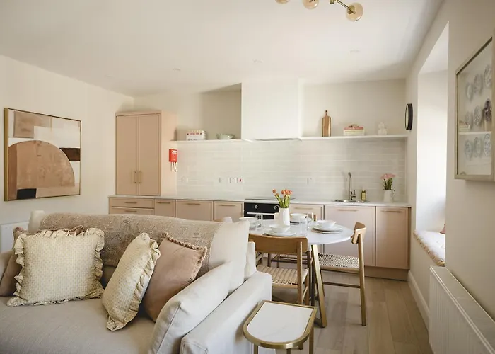 The Old Schoolhouse - Castle View * Donegal Town